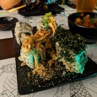 Sushi with spring green crisps at We Can Veg It in Campinas
