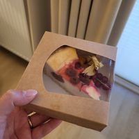 Veganer Himbeer Käsekuchen at Alex Kitchen in Husum