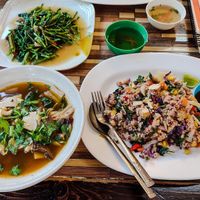 Tom Yum and spicy Thai fried rice (Kee mao) #Veganuary at Jai Mai Jumjay in Chiang Mai