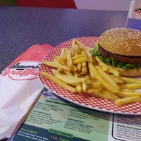 Vegan burger 🍔 🍟 at America Graffiti in Pordenone