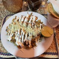 Delicioso, acompañado de una rica y picosa salsa, las tortillas exquisitas, difícil acabárselo  at Cinnamon Veggie in Cuernavaca