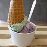 'after eight' ice and cookie dough (coconut based) at Nicecream - Enghave in Copenhagen