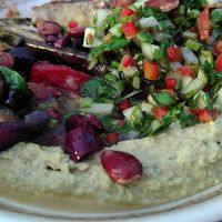 Aubergine rôtie, houmous aux herbes at Petite Nature in Rennes