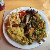 Excellent salad, you can choose what you want at Pique-Prune Snacking in Rennes