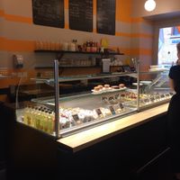 The salad bar at Pique-Prune Snacking in Rennes