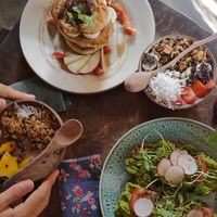 Smoothie bowls, avo on toasts and pancakes - all vegan at Rosie's Cafe in Hoi An