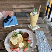 Vegan pancakes and the mango smoothie at Rosie's Cafe in Hoi An
