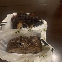 Banana bread with walnuts and chocolate and chocolate swirl cake  at Beatnic - Flatiron in New York City