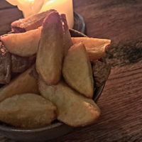 Hand cut chips at Chinaskis in Glasgow