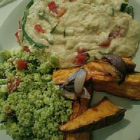 hummus, quinoa and sweet potatoes at BaniBanoo in Madrid