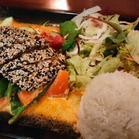 Vegan duck in crispy sesame and mango sauce at Chay Umi in Berlin