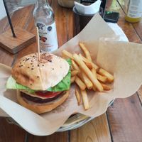 Burger clasica at Mango y Chile in Bacalar