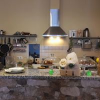 The counter at Raw - Comida & Granel in Porto