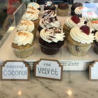 Cupcakes 🥰 at Blondie's Vegan in Boynton Beach
