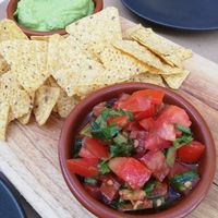 Pico de gallo i guacamole amb natxos at Lua in Cadaques