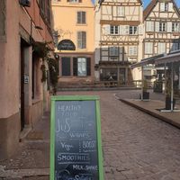 Sign outside at 100% Le Bar a Jus in Colmar