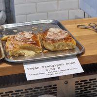 Vegan frangipan koek (almond) at Bakkerij Goeiemorgen in Berchem