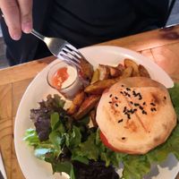 Burger with portobello mushroom at Tandana in Quito