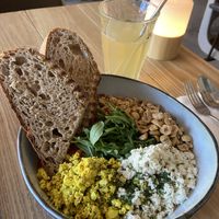 Shakshuka 2026-version and lemongrass kombucha: both good at BROEI in Utrecht