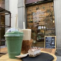 B12 smoothie, Chai Latte and Tiramisu at #RAW VEGAN FIRENZE in Florence
