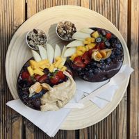 Açai bowls con taaanta frutta e pb at #RAW VEGAN FIRENZE in Florence