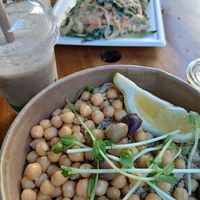 Quinoa bowl, smoothie and pad thai at #RAW VEGAN FIRENZE in Florence