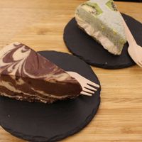 chocolate&peanut and lemon&kiwi cheesecakes at #RAW VEGAN FIRENZE in Florence