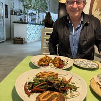 Stuffed eggplant and vegan skewers with veggies  at La Veganesa in Cadiz
