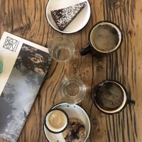 postres y café 🤤 at Wild & The Moon - Wild Lab Gravilliers in Paris