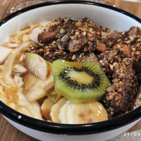 Granola bowl...perfect at Wild & The Moon - Wild Lab Gravilliers in Paris