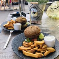 Dutch weed burger & frites at Natuurlijk in Egmond Aan Zee