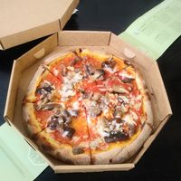 🍕 with mushrooms and vegan cheese at Bella&Brava in Venice