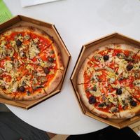 Pizza Capricciosa at Bella&Brava in Venice