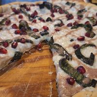 ¡Miren qué delicia! ♥️
Y la nogada le da un toque único y delicioso 👌🏻 at Veggino's Pizza in Mexico City