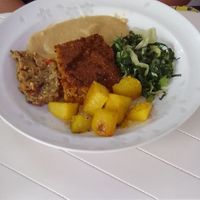 Prato tamanho médio (além do prato vinha salada, sobremesa e refresco) at Restaurante Cultura VEG in Sao Paulo