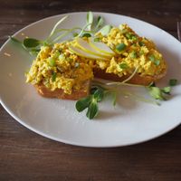scrambled tofu at Raw Eatery & Market in Calgary