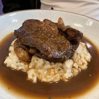 Seitan. Vocês não sabem a delícia de o molho.   at Teva in Rio De Janeiro