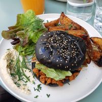 Burger at Kitchen Garden in Bordeaux