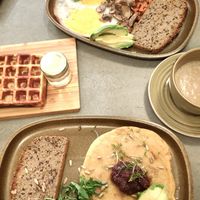 Vegan eggs, Omelette and waffle at The Sister in Brussels
