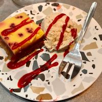 Raspberry & passion fruit - 8 €
Date, raspberry, almond, cashew nuts, agave syrup, coconut milk, passion fruit & a vanilla rice ice cream - at The Sister in Brussels