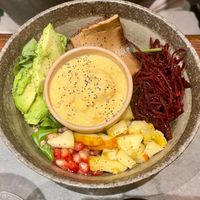 Tofu buddha bowl - 17 € at The Sister in Brussels
