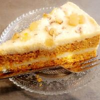 Raw carrot cake at The Sister in Brussels