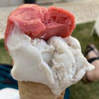 Strawberry and almond   at Gelateria Alice in Sagres