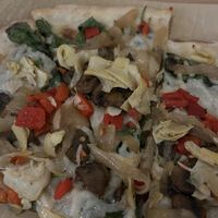 Piedi Nudi pizza with vegan cheesee #Veganuary at 56 Kitchen in Solon