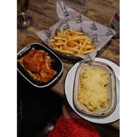 Kaiser Chief, French Fries and Vegan Mac & Cheese Pot. #Veganuary at Bloc Bar Glasgow in Glasgow