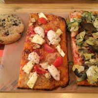 Hawaiian pizza, antipasto pizza and chocolate chip cookie at Hank Vegan Pizza in Paris