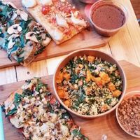 Yummy pizzas at Hank Vegan Pizza in Paris