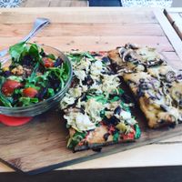 hank vegan pizza  at Hank Vegan Pizza in Paris