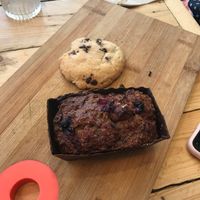 cookie & Tinder cake at Hank Vegan Pizza in Paris