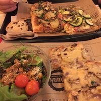 best vegan pizza ever! at Hank Vegan Pizza in Paris